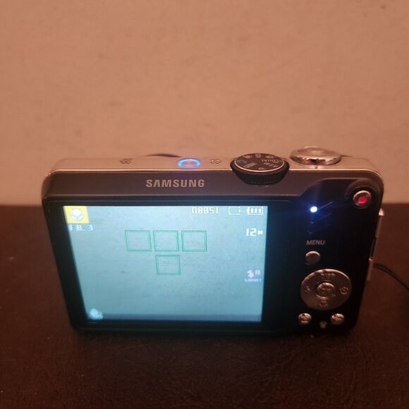SAMSUNG HZ30W  12MP Compact Digital Camera with Charger (Tested) - Picture 4 of 9